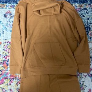 Two-piece lounge set